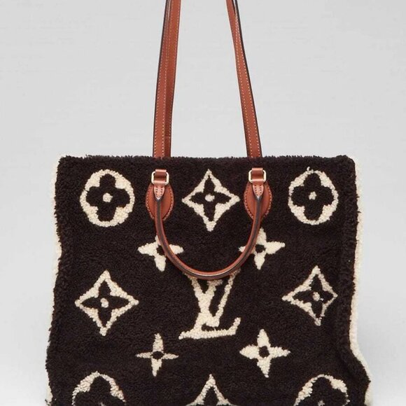 Louis Vuitton Limited Edition Monogram Fleece Teddy Onthego GM Tote Bag - Picture 1 of 9